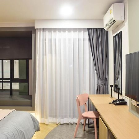 Rico Hotel Ratchadapisek 32 Bangkok Exterior photo