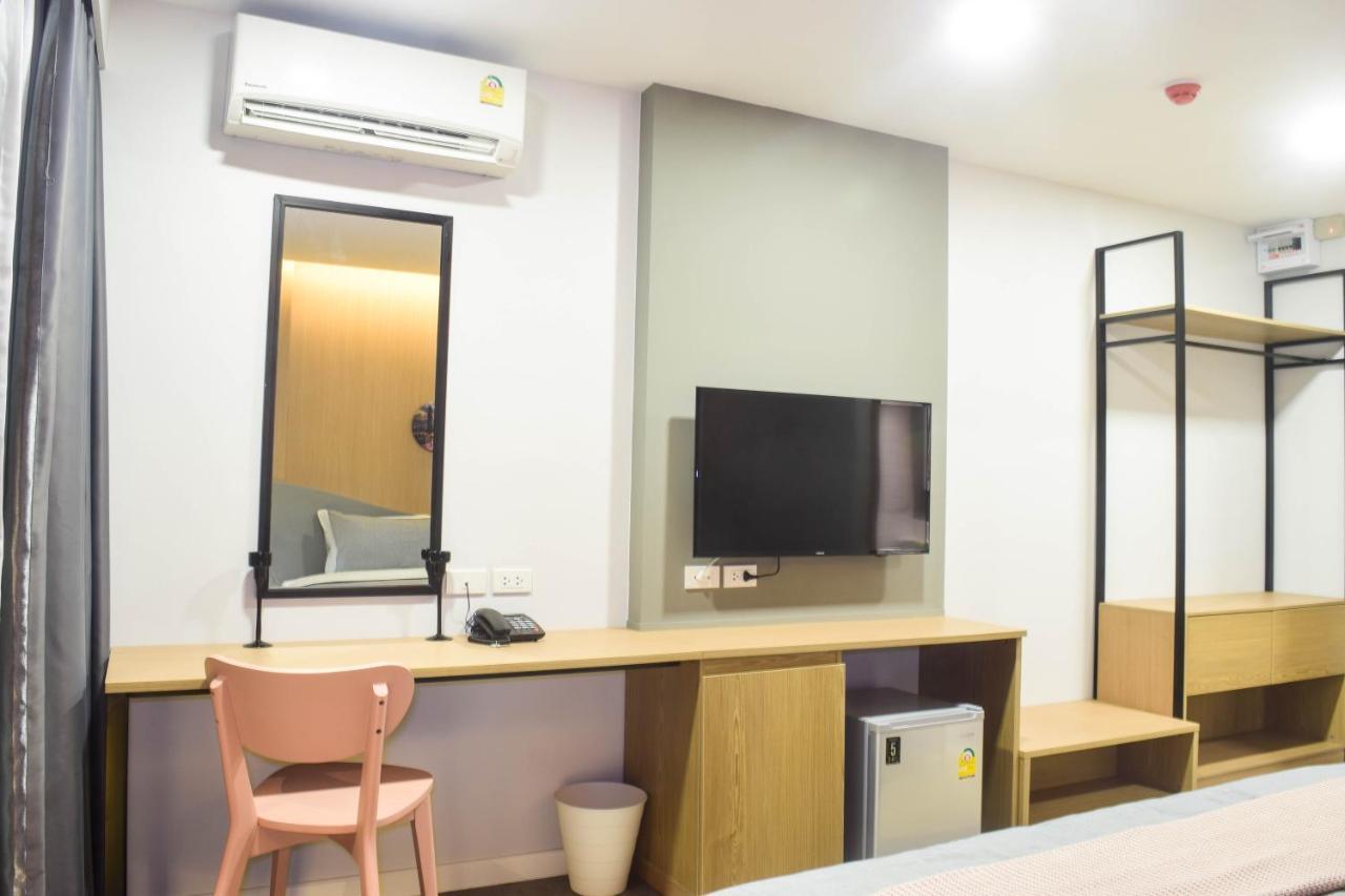 Rico Hotel Ratchadapisek 32 Bangkok Exterior photo
