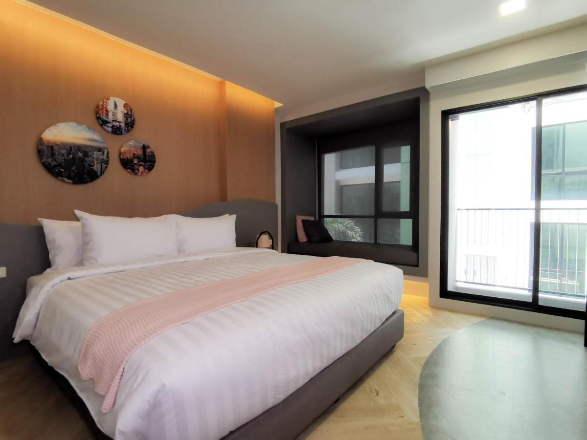 Rico Hotel Ratchadapisek 32 Bangkok Exterior photo